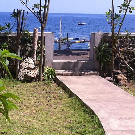 Amed Sari Beach Guesthouse Экстерьер фото