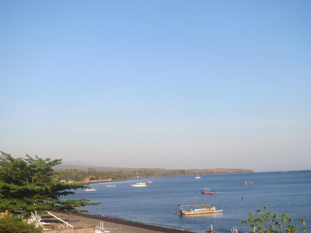 Amed Sari Beach Guesthouse Экстерьер фото