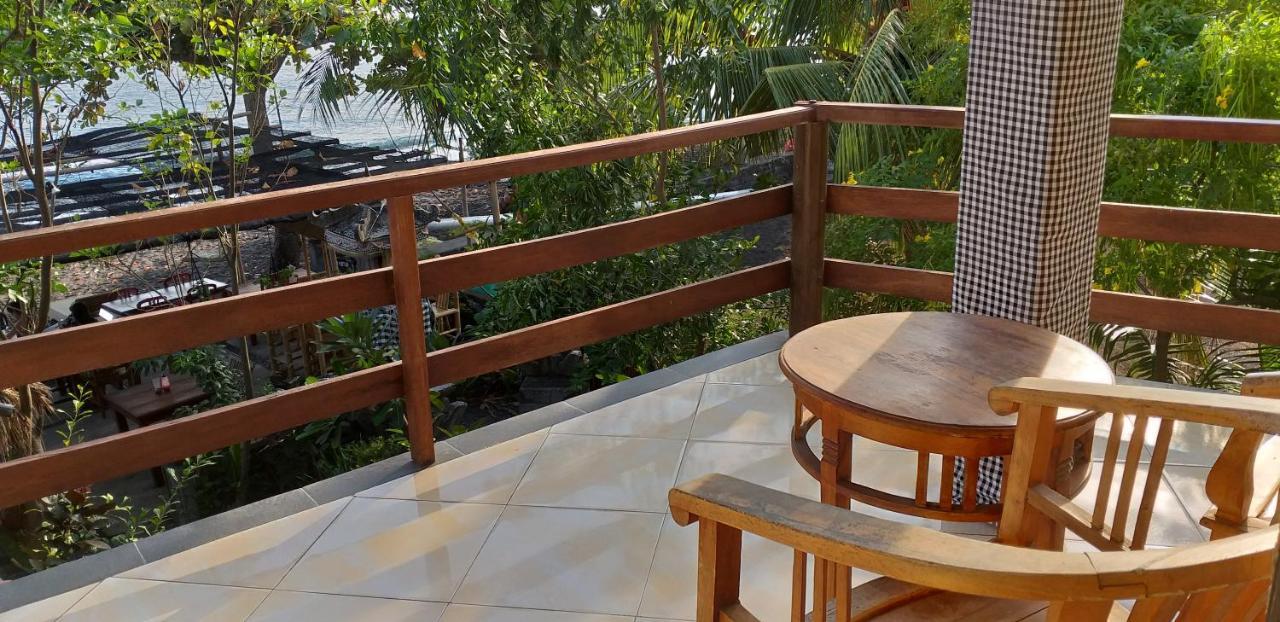 Amed Sari Beach Guesthouse Экстерьер фото