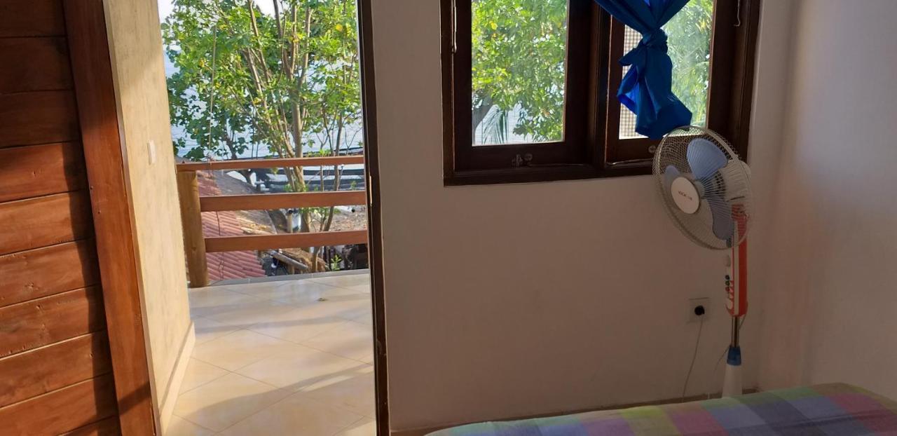 Amed Sari Beach Guesthouse Экстерьер фото